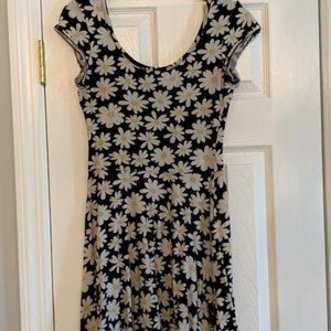 Fit & flare daisy dress